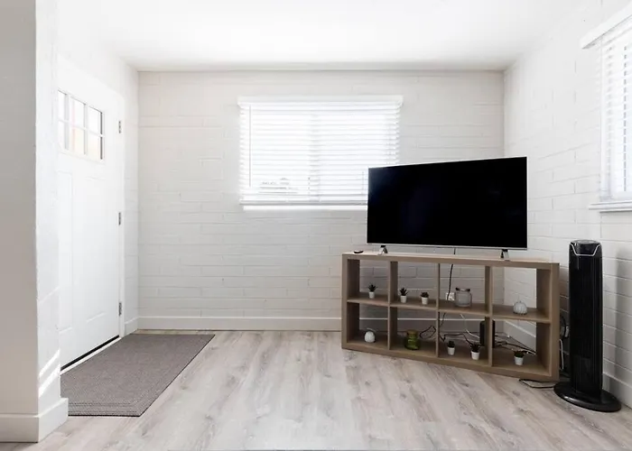 Apartment Spacious 2br Condo, Steps To Downtown Gilbert, King Bed & Laundry Gilbert