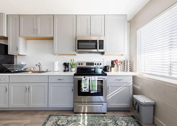 Apartment Spacious 2br Condo, Steps To Downtown Gilbert, King Bed & Laundry Gilbert