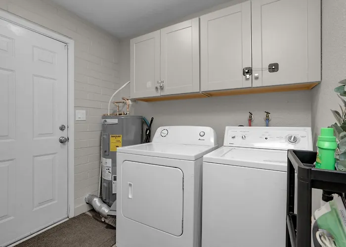 Spacious 2br Condo, Steps To Downtown Gilbert, King Bed & Laundry Apartament Gilbert