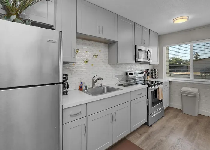 Apartament Spacious 2br Condo, Steps To Downtown Gilbert, King Bed & Laundry *