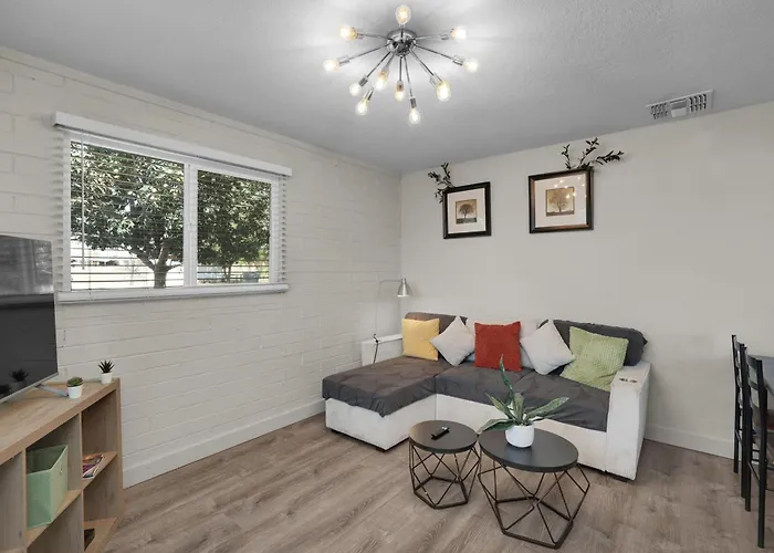 Apartament Spacious 2br Condo, Steps To Downtown Gilbert, King Bed & Laundry *