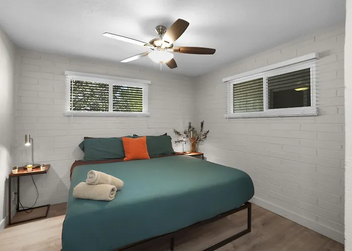 Spacious 2br Condo, Steps To Downtown Gilbert, King Bed & Laundry Apartament Gilbert