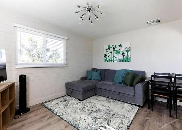 Apartament Spacious 2br Condo, Steps To Downtown Gilbert, King Bed & Laundry *