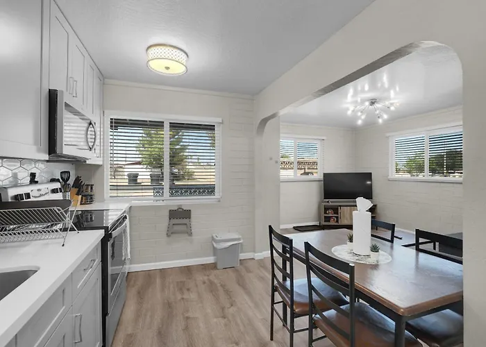 Apartament Spacious 2br Condo, Steps To Downtown Gilbert, King Bed & Laundry
