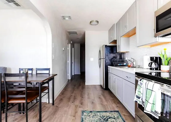 Spacious 2br Condo, Steps To Downtown Gilbert, King Bed & Laundry Apartament Gilbert