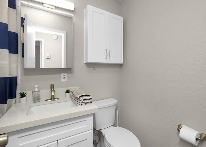Spacious 2br Condo, Steps To Downtown Gilbert, King Bed & Laundry Apartament