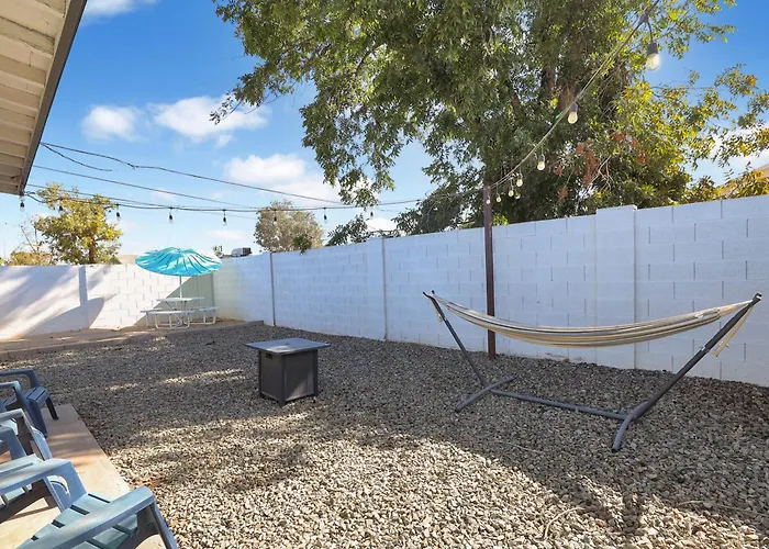 Spacious 2br Condo, Steps To Downtown Gilbert, King Bed & Laundry Apartament *